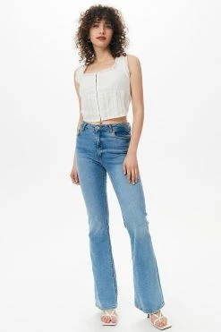 Solado Lace Trim Hook And Eye Crop Top 10 Solado Lace Trim Hook And Eye Crop Top -SOLADO Shop jpeg 3fd0dcf1 a84a 4bef a20a c757140affc6 1800x1800