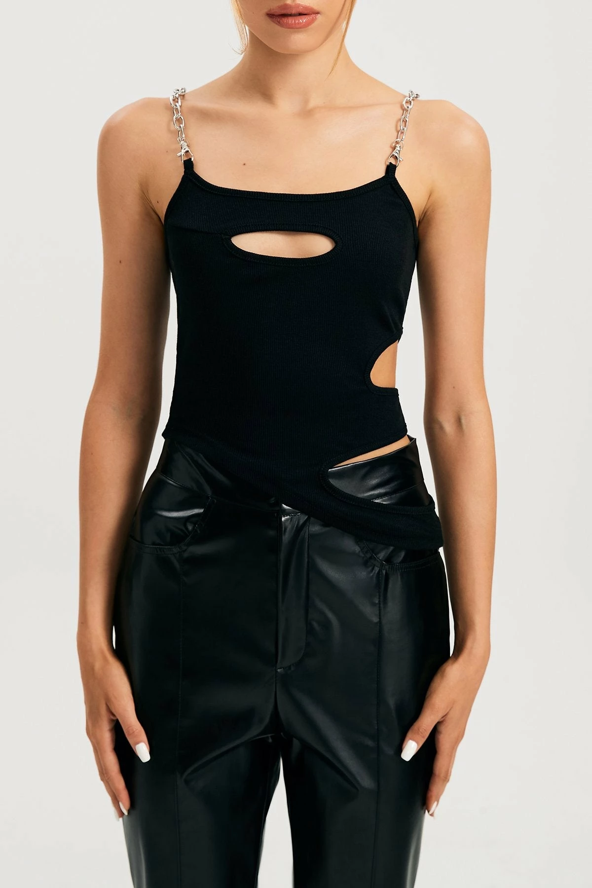 Solado Cut Out Chain Strap Asymmetrical Hem Crop Top 8 Solado Cut Out Chain Strap Asymmetrical Hem Crop Top - Image 6