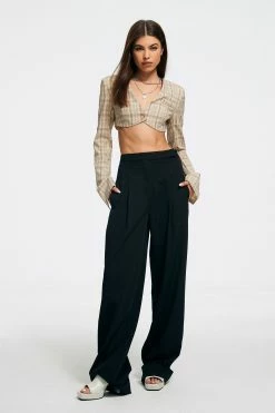 SOLADO Single Buttoned Check Print Long Sleeve Crop Top 11 SOLADO Single Buttoned Check Print Long Sleeve Crop Top -SOLADO Shop jpeg 4a0d06ce bb08 4eaf 9287 189a4ef22ce2 1800x1800