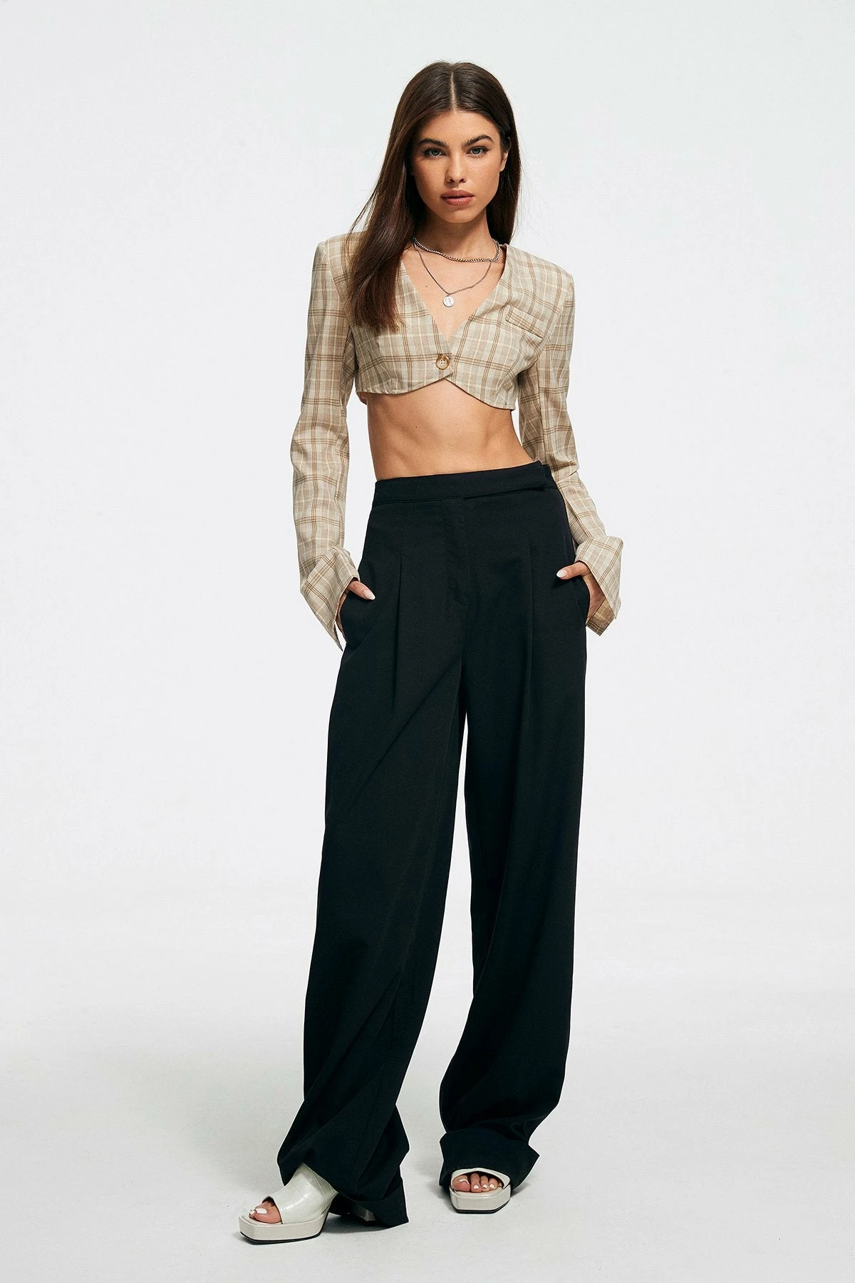 SOLADO Single Buttoned Check Print Long Sleeve Crop Top 5 SOLADO Single Buttoned Check Print Long Sleeve Crop Top - Image 3