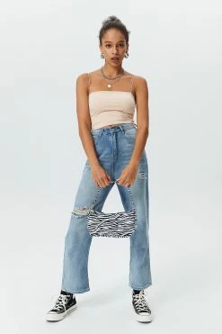 Solado Solid Backless Cami Crop Tank Top 27 Solado Solid Backless Cami Crop Tank Top -SOLADO Shop jpeg 4b7e0916 057a 447c ad00 fe3b1272045d 1800x1800
