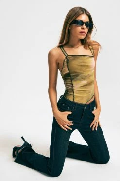 Solado Top-Stitching Abstract Print Cross Back Tank Top 12 Solado Top-Stitching Abstract Print Cross Back Tank Top -SOLADO Shop jpeg 4e8d6adb 1a04 414f b74e ebe8f31c884d 1800x1800