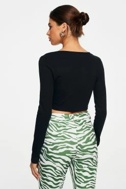 Solado Cut Out Twist Front Long Sleeve Crop Top 9 Solado Cut Out Twist Front Long Sleeve Crop Top -SOLADO Shop jpeg 52c57ca8 dfdf 45c5 b044 62ab284c114a 1800x1800