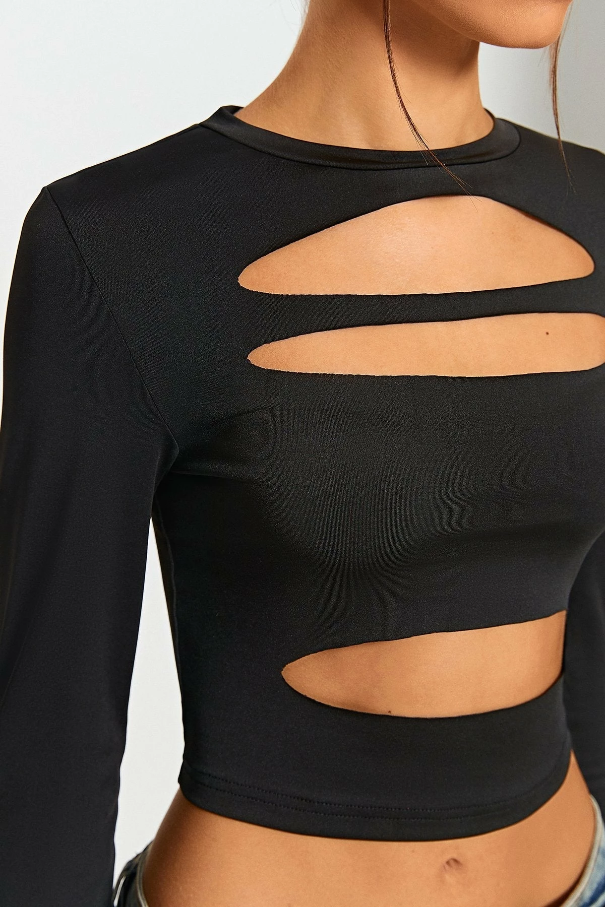 SOLADO Cut Out Solid Long Sleeve Crop Top 7 SOLADO Cut Out Solid Long Sleeve Crop Top - Image 5
