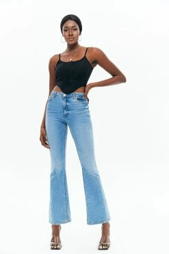 Solado Zip Up Curved Hem Boning Crop Sleeveless Top 10 Solado Zip Up Curved Hem Boning Crop Sleeveless Top -SOLADO Shop jpeg 5aa637ae 3d60 46f7 b547 894772b42ba5 1800x1800