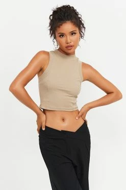 Solado Basic Sleeveless Ribbed Solid Tank Top