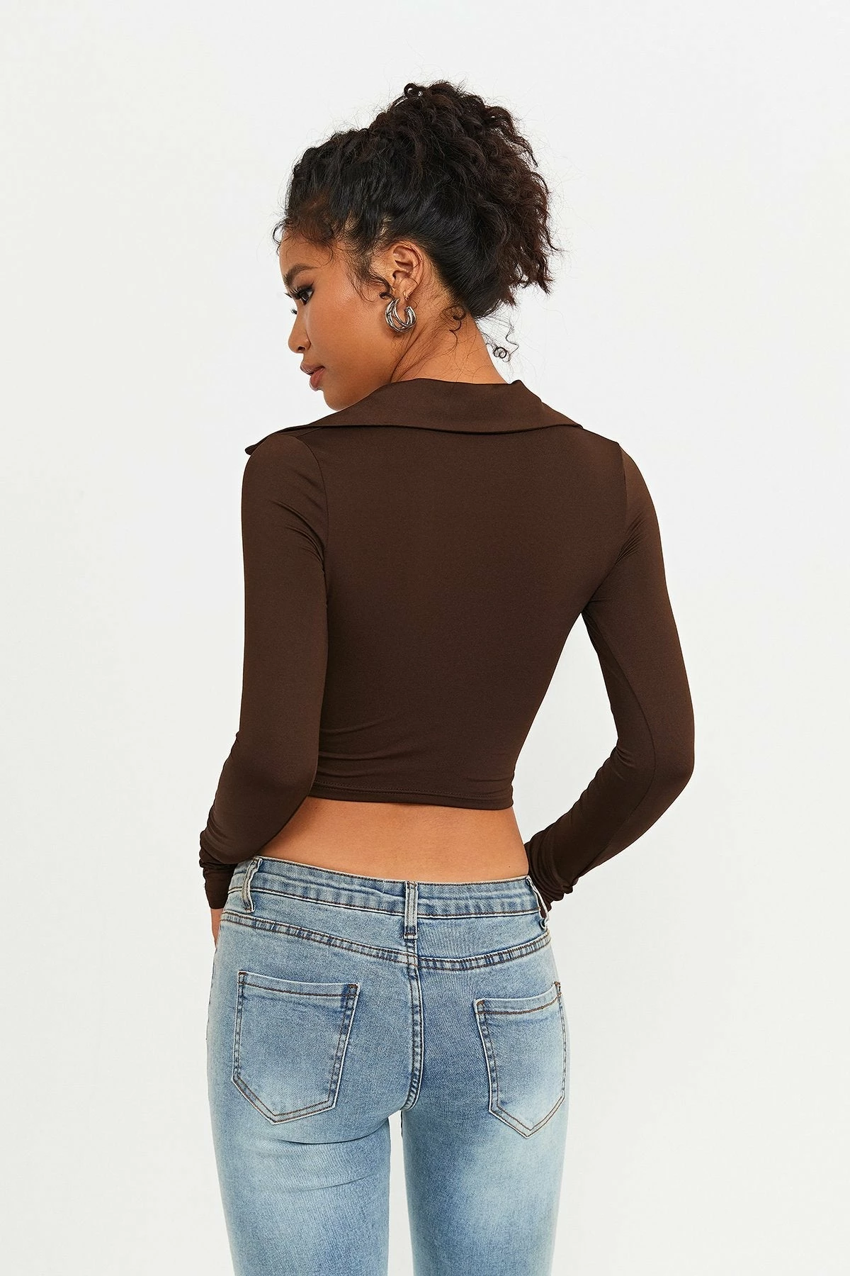 Solado Plunging Neck Drawstring Ruched Solid Crop Top 5 Solado Plunging Neck Drawstring Ruched Solid Crop Top - Image 3