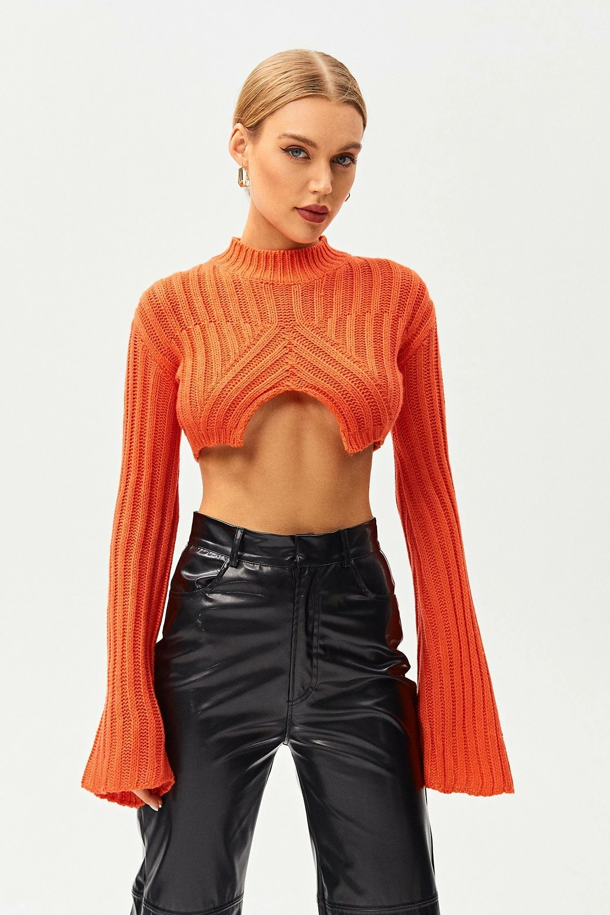 Solado Stripe Knitted Split Hem Flared Sleeve Sweater 3 Solado Stripe Knitted Split Hem Flared Sleeve Sweater