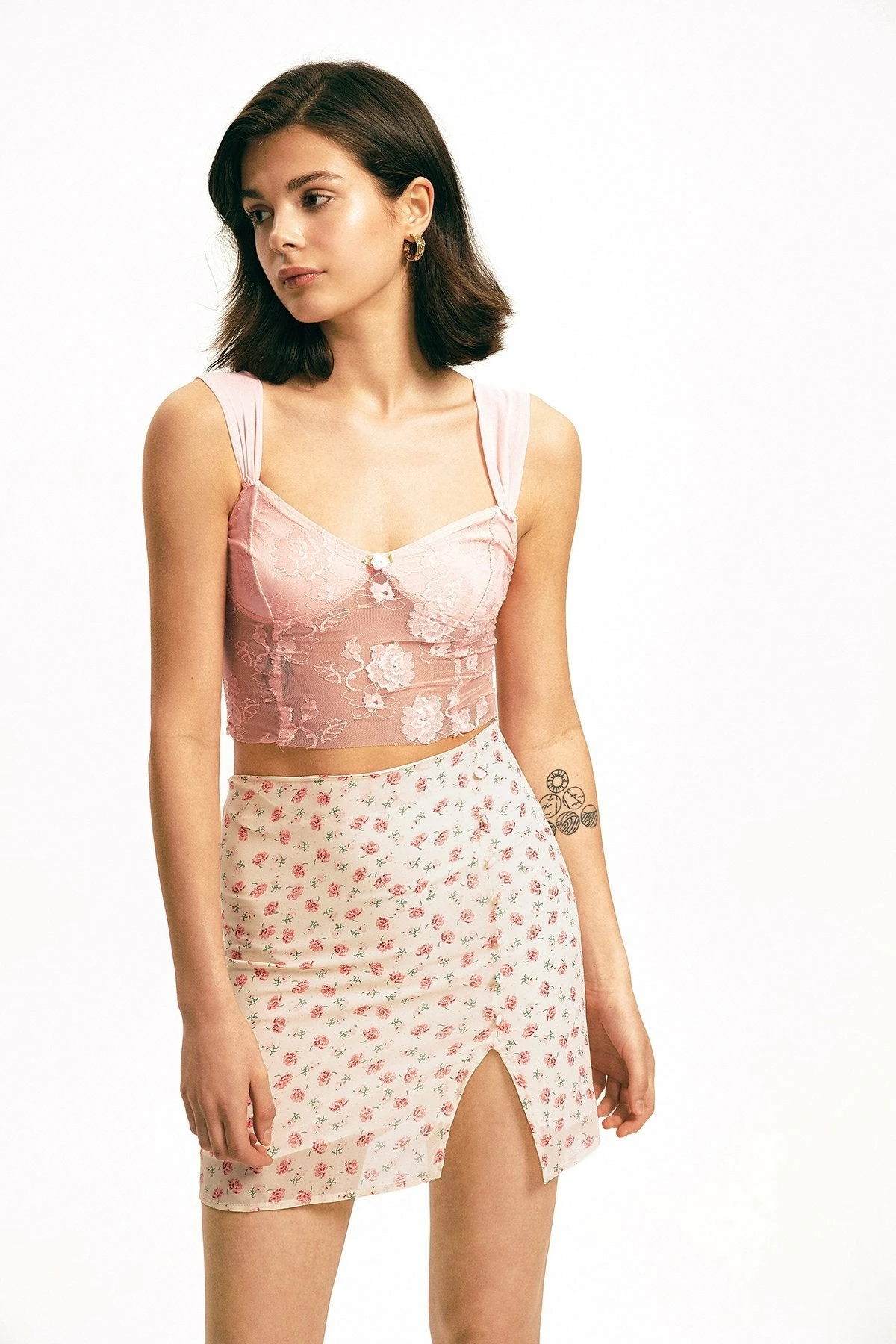 Solado Floral Lace Splicing Backless Mesh Crop Top 5 Solado Floral Lace Splicing Backless Mesh Crop Top - Image 3