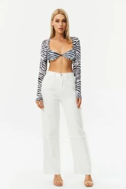 Solado Plunging Neck Buckle Detail Long Sleeve Top 29 Solado Plunging Neck Buckle Detail Long Sleeve Top -SOLADO Shop jpeg 6ec0bda8 cb34 421e 8f77 c8f7856bd219 1800x1800