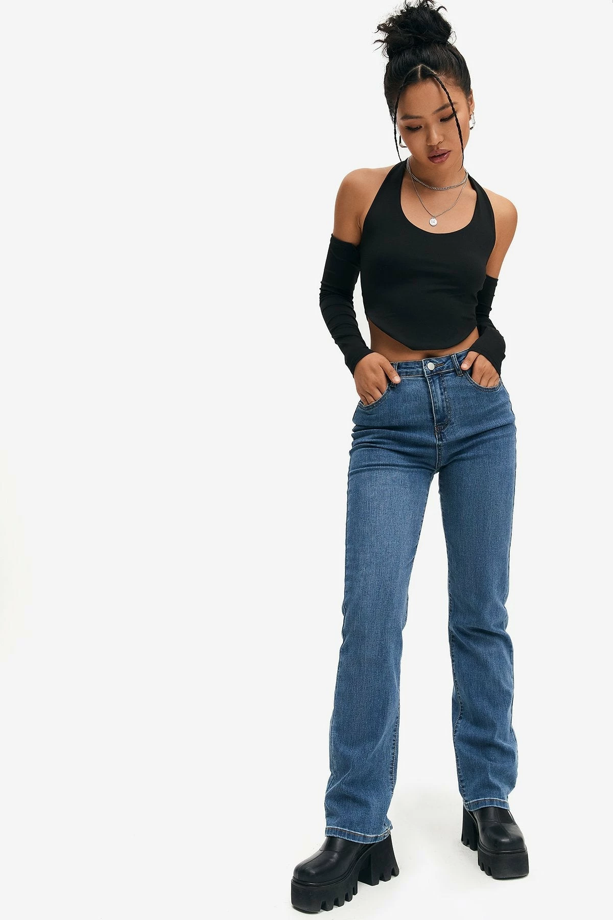 Solado Cold Shoulder Backless Curved Hem Crop Top 6 Solado Cold Shoulder Backless Curved Hem Crop Top - Image 4