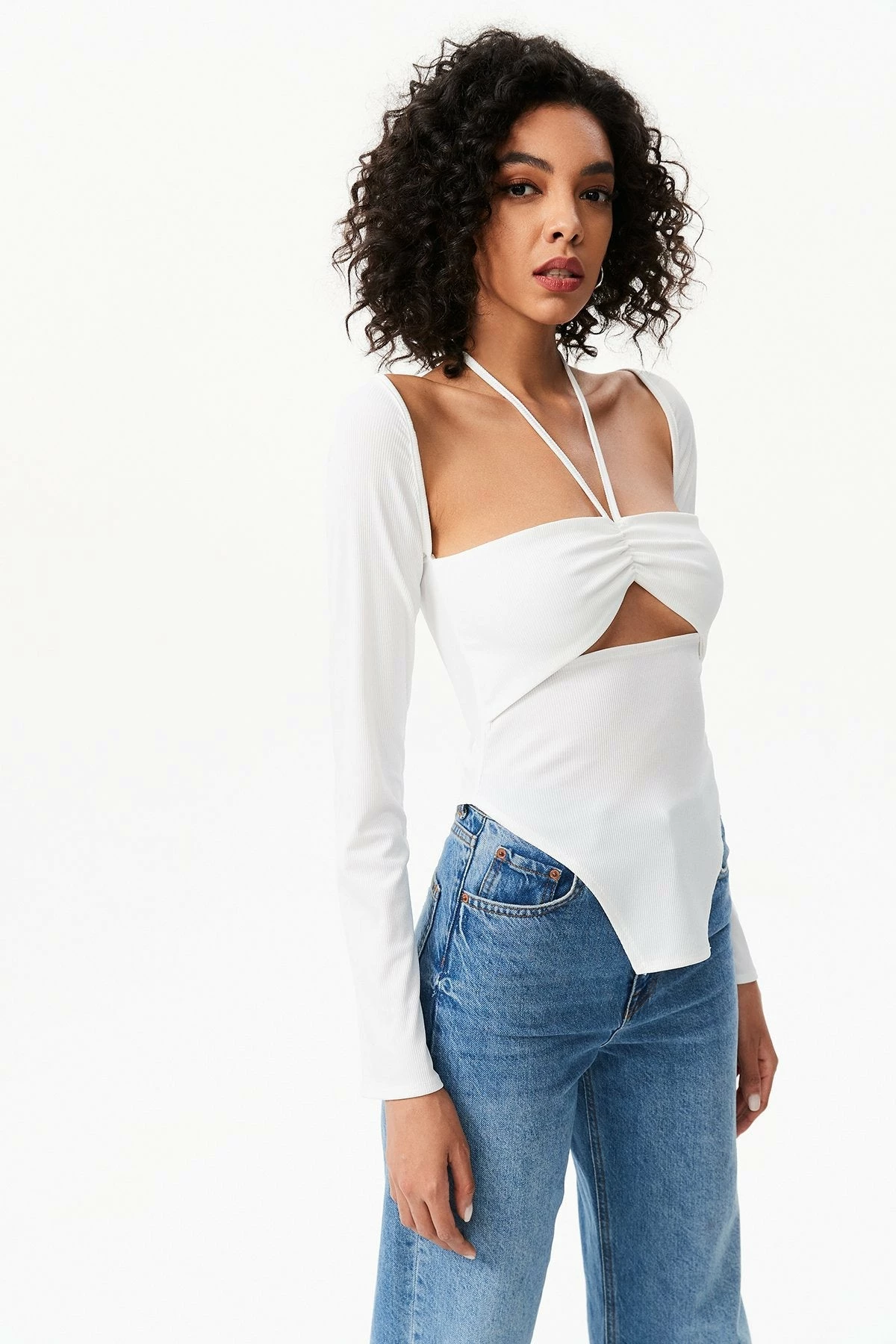 Solado Asymmetric Hem Cut Out Long Sleeve Top 4 Solado Asymmetric Hem Cut Out Long Sleeve Top - Image 2