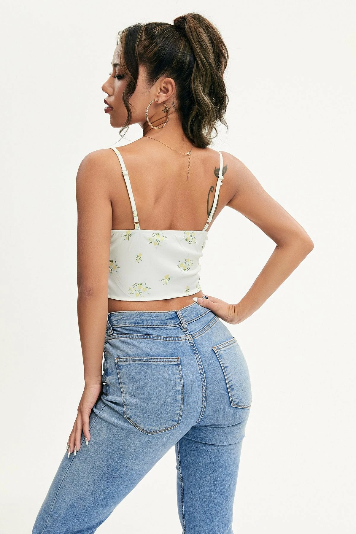 Solado Floral Print Curved Hem Crop Top 4 Solado Floral Print Curved Hem Crop Top - Image 2