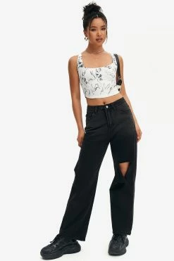 Solado Abstract Print Curved Hem Backless Crop Top -SOLADO Shop jpeg 752b7365 7ed5 44e1 9540 36c4072abf4d 1800x1800