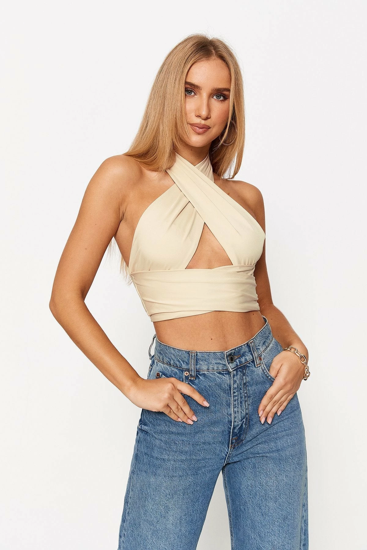 Solado Halter Neck Cross Wrap Backless Crop Top 3 Solado Halter Neck Cross Wrap Backless Crop Top