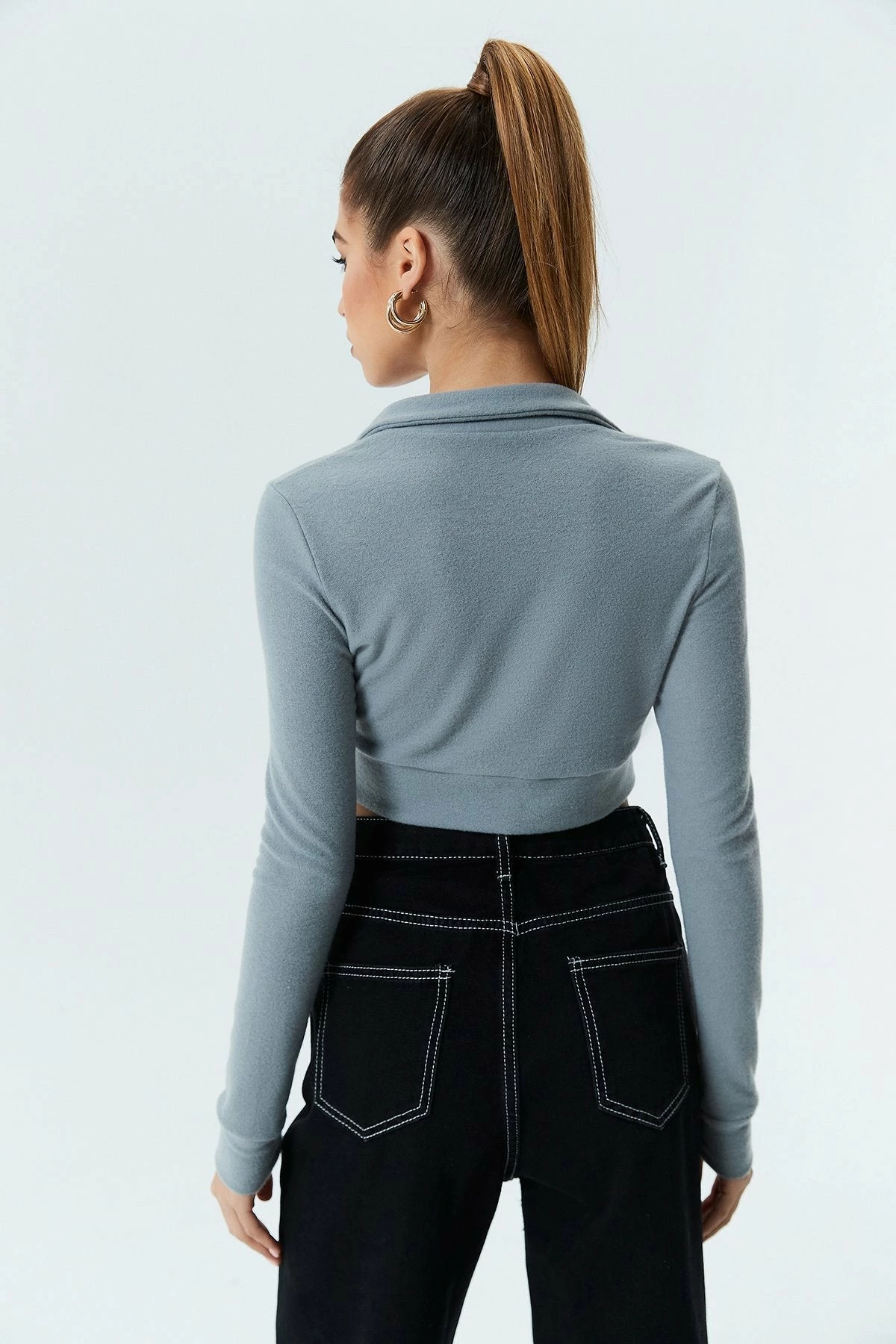 Solado Crop Button Front Long Sleeve Blouse 4 Solado Crop Button Front Long Sleeve Blouse - Image 2