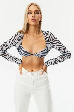 Solado Plunging Neck Buckle Detail Long Sleeve Top 27 Solado Plunging Neck Buckle Detail Long Sleeve Top -SOLADO Shop jpeg 78f79508 3330 4fab 8489 b26fa4fbe570 1800x1800