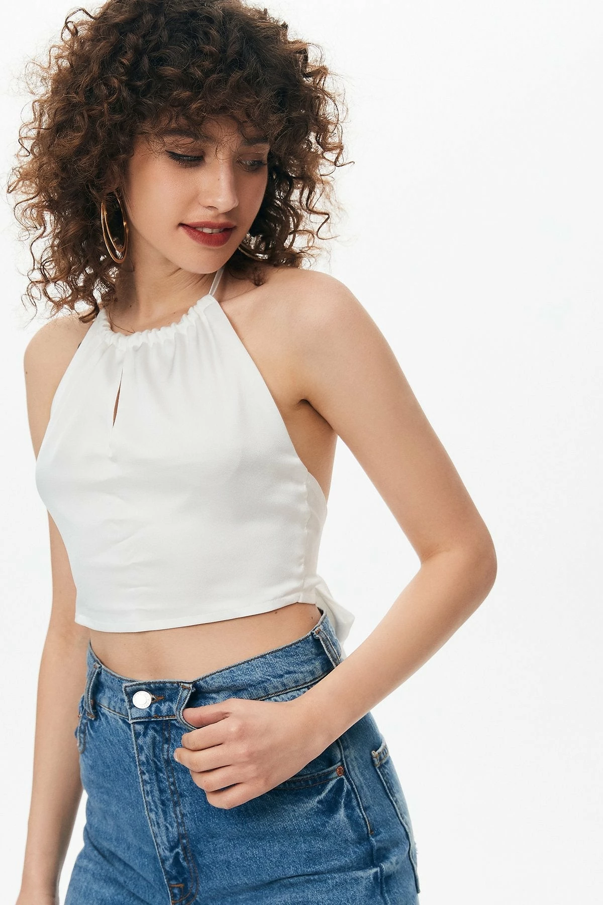 Solado Keyhole Halter Neck Tie Backless Crop Top 10 Solado Keyhole Halter Neck Tie Backless Crop Top - Image 8