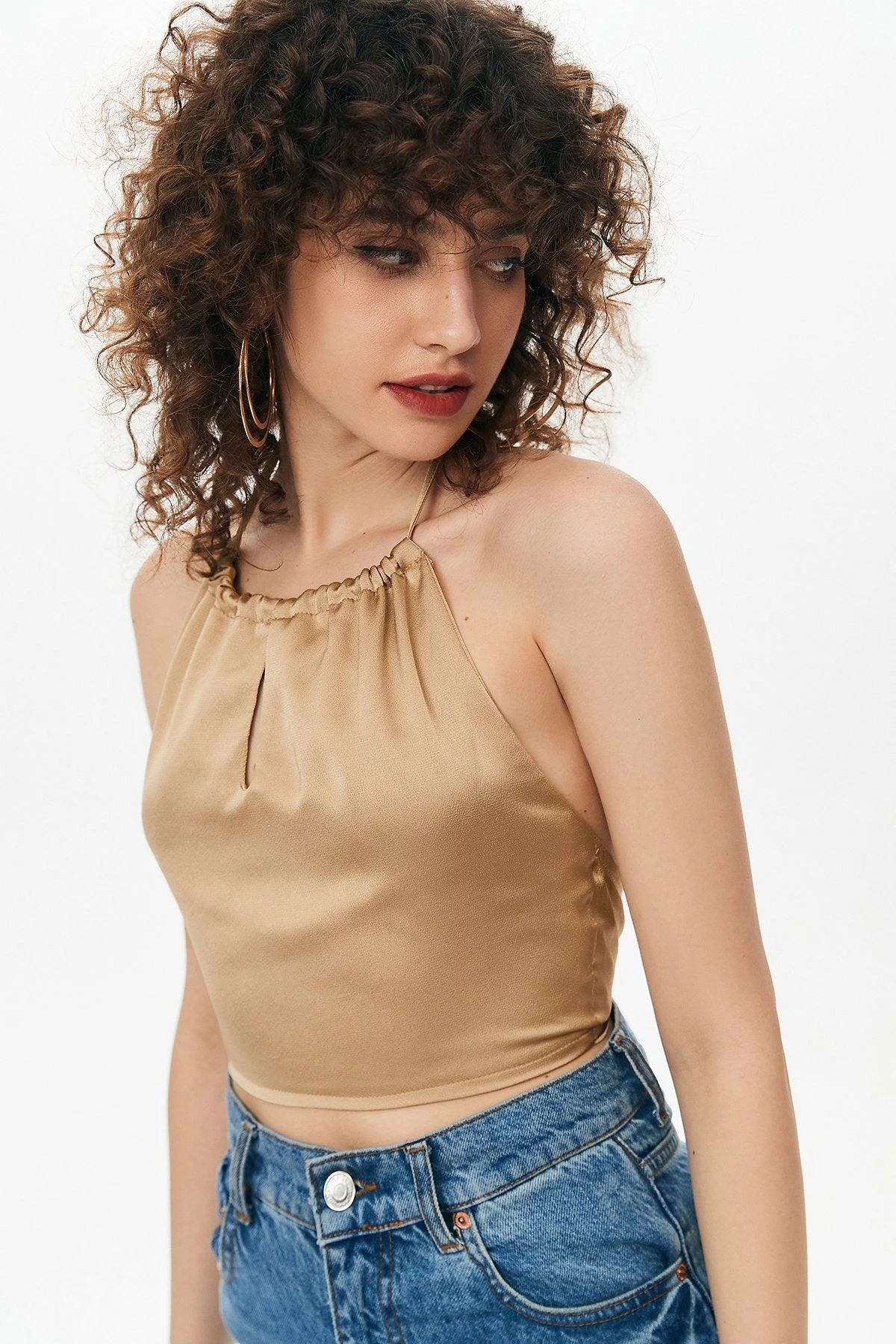 Solado Keyhole Halter Neck Tie Backless Crop Top 5 Solado Keyhole Halter Neck Tie Backless Crop Top - Image 3
