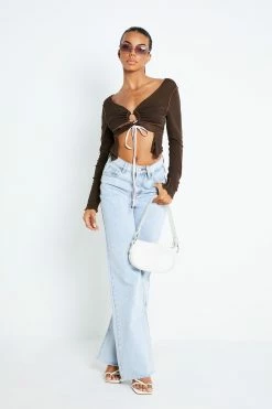 Solado Plunging Neck Tie Front Seam Detail Crop Top -SOLADO Shop jpeg 82fa394e 6f72 44b8 8082 e049d33589d2 1800x1800