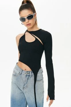 Solado Asymmetrical Cut Out One Sleeve Crop Top 15 Solado Asymmetrical Cut Out One Sleeve Crop Top -SOLADO Shop jpeg 83a7d835 5fbe 421b 9dc0 fd42e04dec66 1800x1800