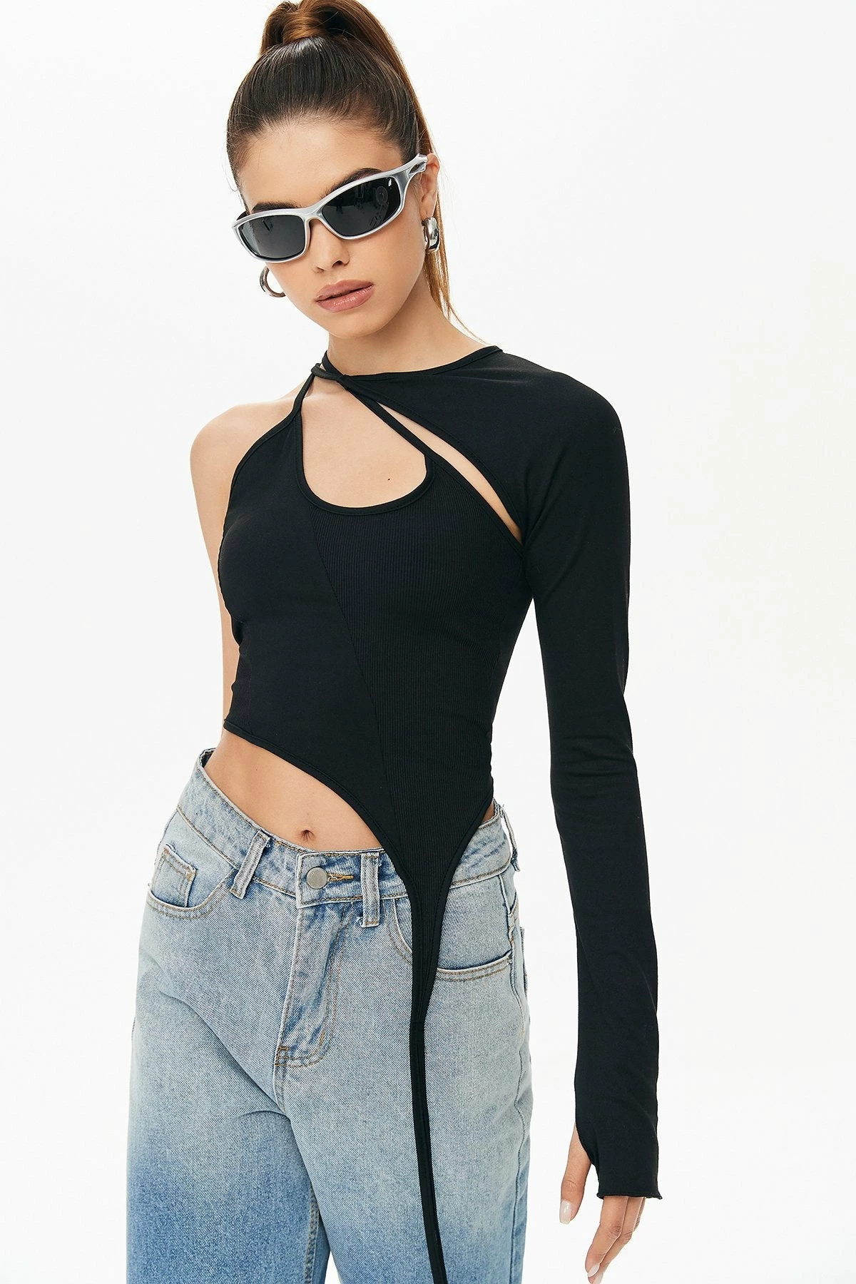 Solado Asymmetrical Cut Out One Sleeve Crop Top 7 Solado Asymmetrical Cut Out One Sleeve Crop Top - Image 5