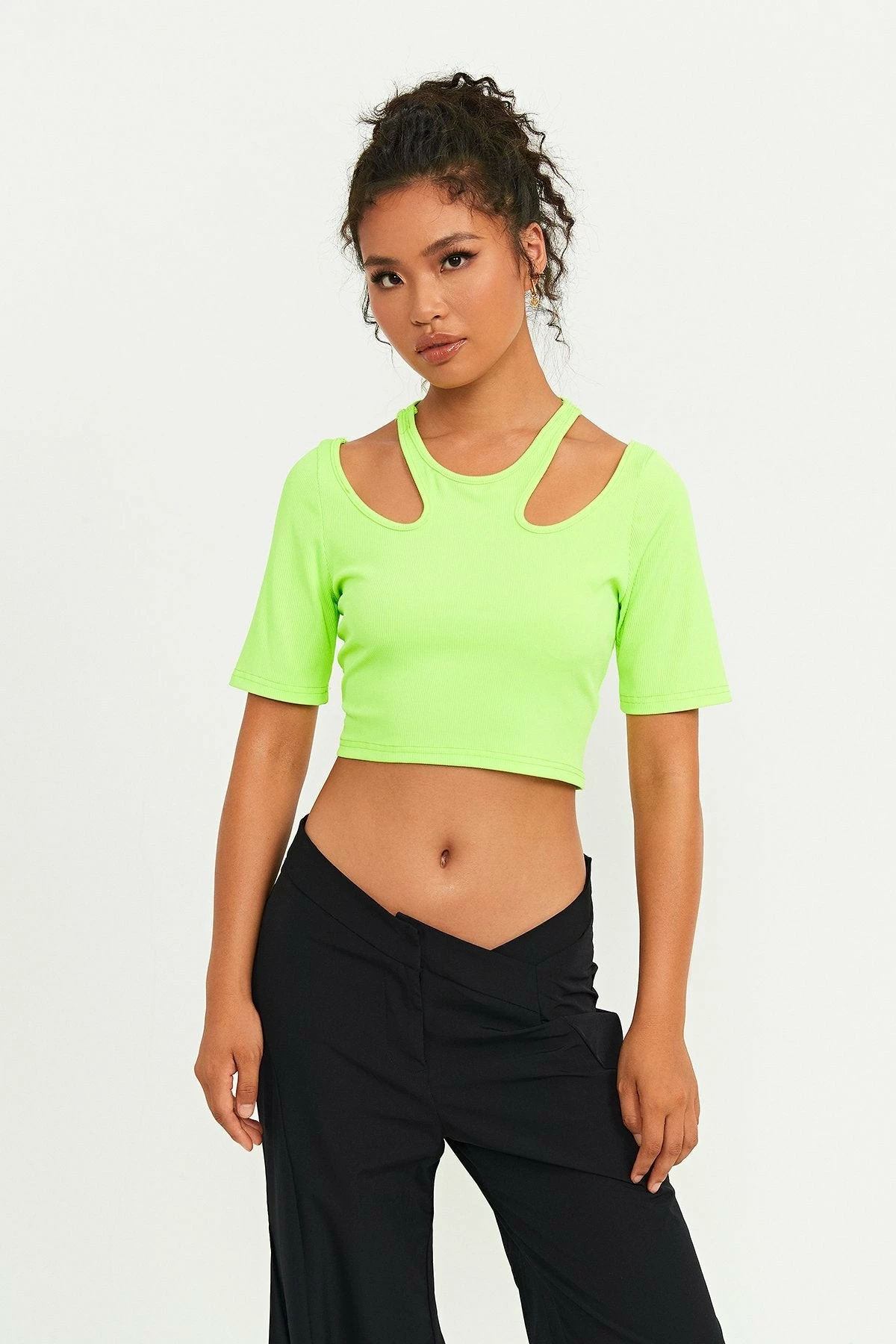 Solado Cut Out Ribbed Short Sleeve Crop Top 3 Solado Cut Out Ribbed Short Sleeve Crop Top