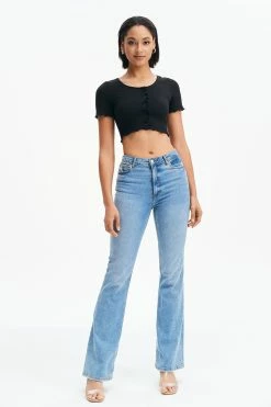 Solado Lettuce Trim Button Front Crop Top 17 Solado Lettuce Trim Button Front Crop Top -SOLADO Shop jpeg 84dbddf0 781a 41a8 ae7d 3ccc2bc23b9d 1800x1800
