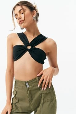 Solado O-Ring Front Cut Out Crop Top