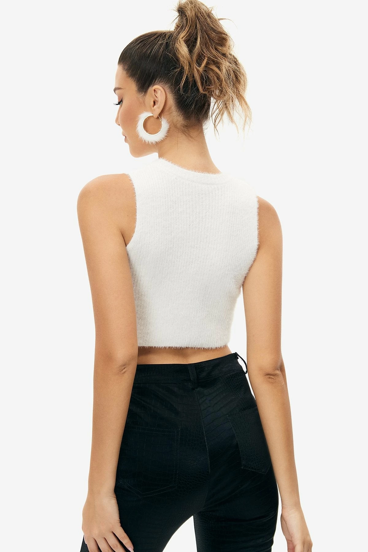 Solado Ribbed Knit Cut Out Tank Top 4 Solado Ribbed Knit Cut Out Tank Top - Image 2