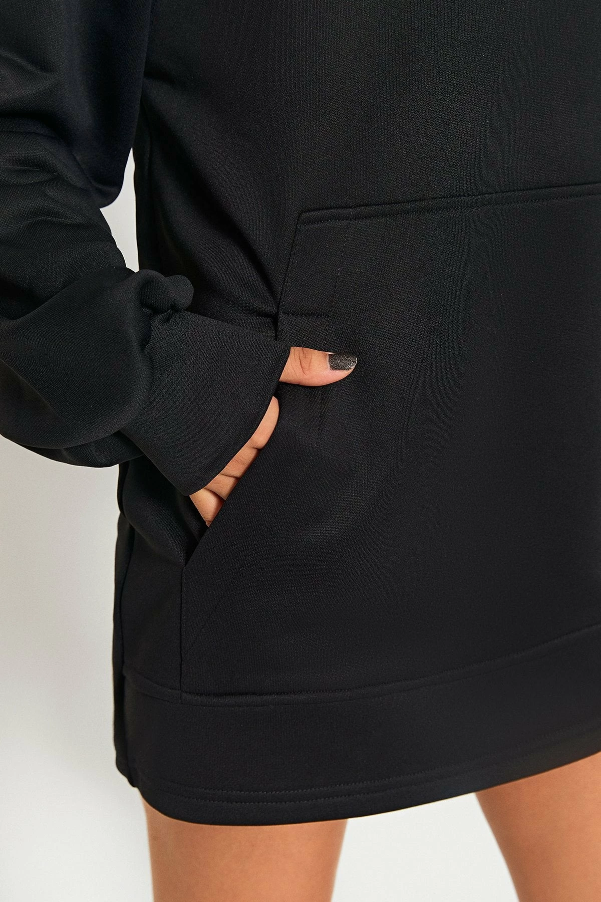 SOLADO Drop Shoulder Kangaroo Pocket Long Sleeve Hoodie 7 SOLADO Drop Shoulder Kangaroo Pocket Long Sleeve Hoodie - Image 5