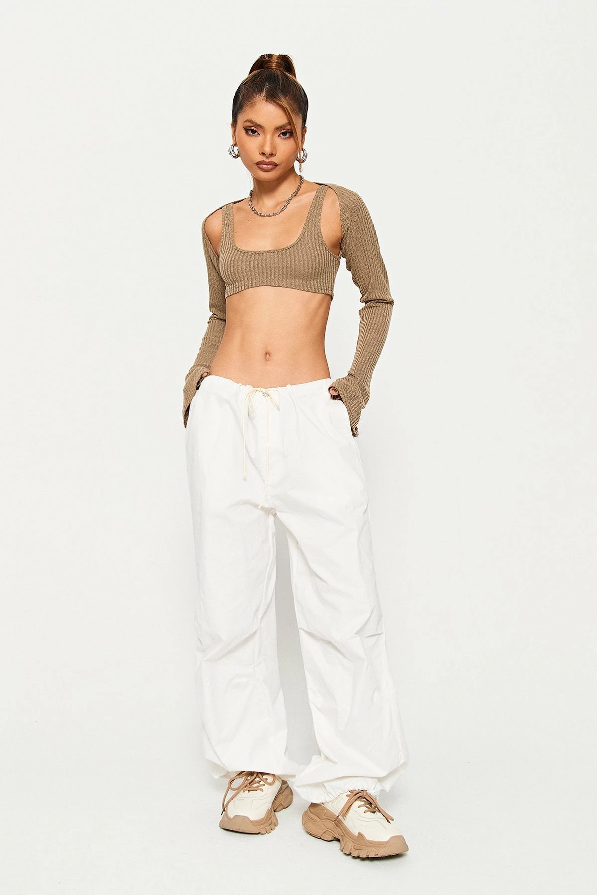 SOLADO Two Piece Flared Sleeve Knitted Crop Top 6 SOLADO Two Piece Flared Sleeve Knitted Crop Top - Image 4