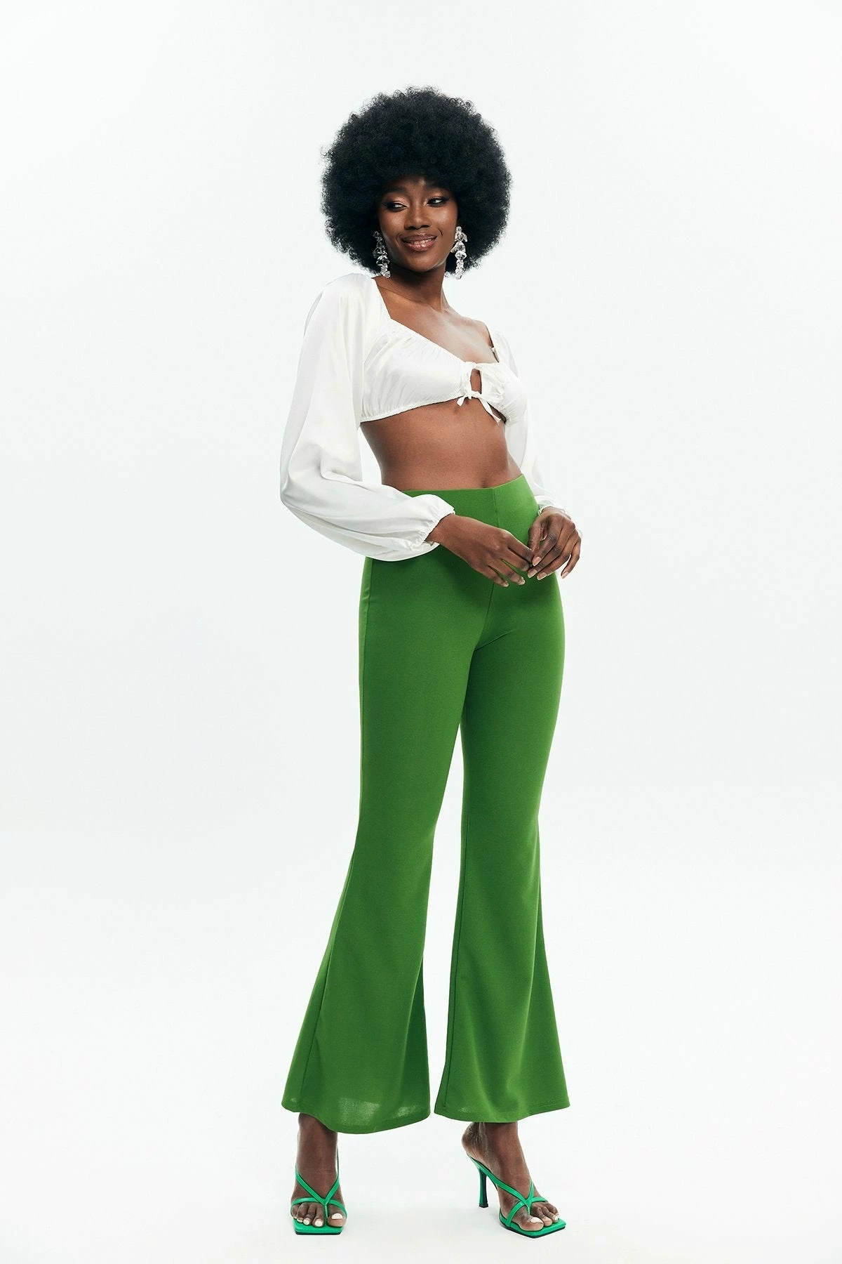 Solado Keyhole Tie Front Puff Sleeve Crop Top 6 Solado Keyhole Tie Front Puff Sleeve Crop Top - Image 4