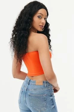 Alternative view of Solado Off Shoulder Tube Solid Crop Top