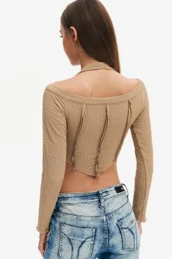 Alternative view of Solado Seam Detail Asymmetrical Hem Crop Top