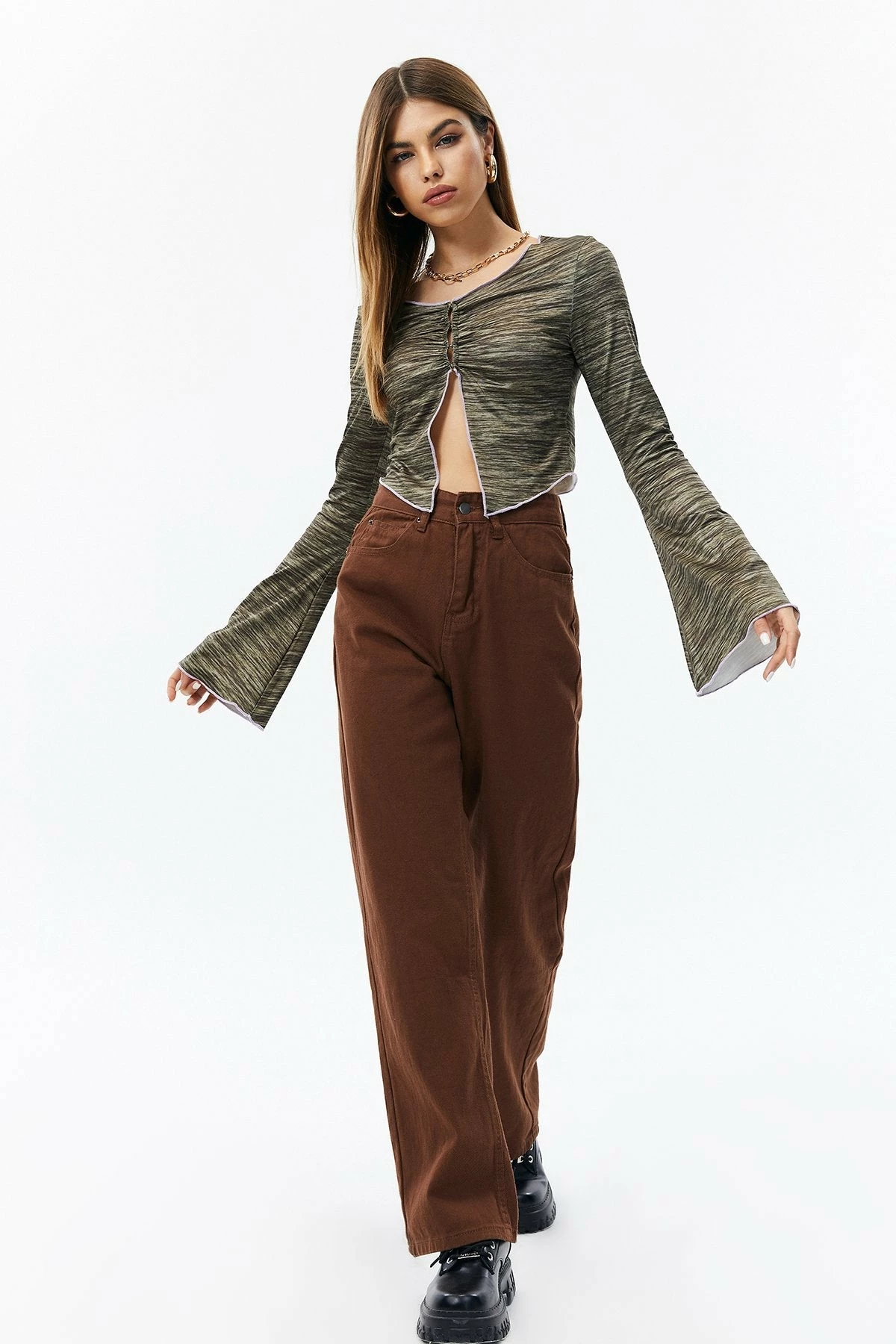 Solado Camo Print Flare Sleeve Split Crop Top 6 Solado Camo Print Flare Sleeve Split Crop Top - Image 4