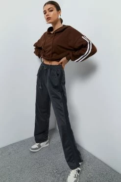 Solado Striped Print Crop Hoodie 23 Solado Striped Print Crop Hoodie -SOLADO Shop jpeg 96157f46 3395 4530 9dc3 985dffacf20b 1800x1800