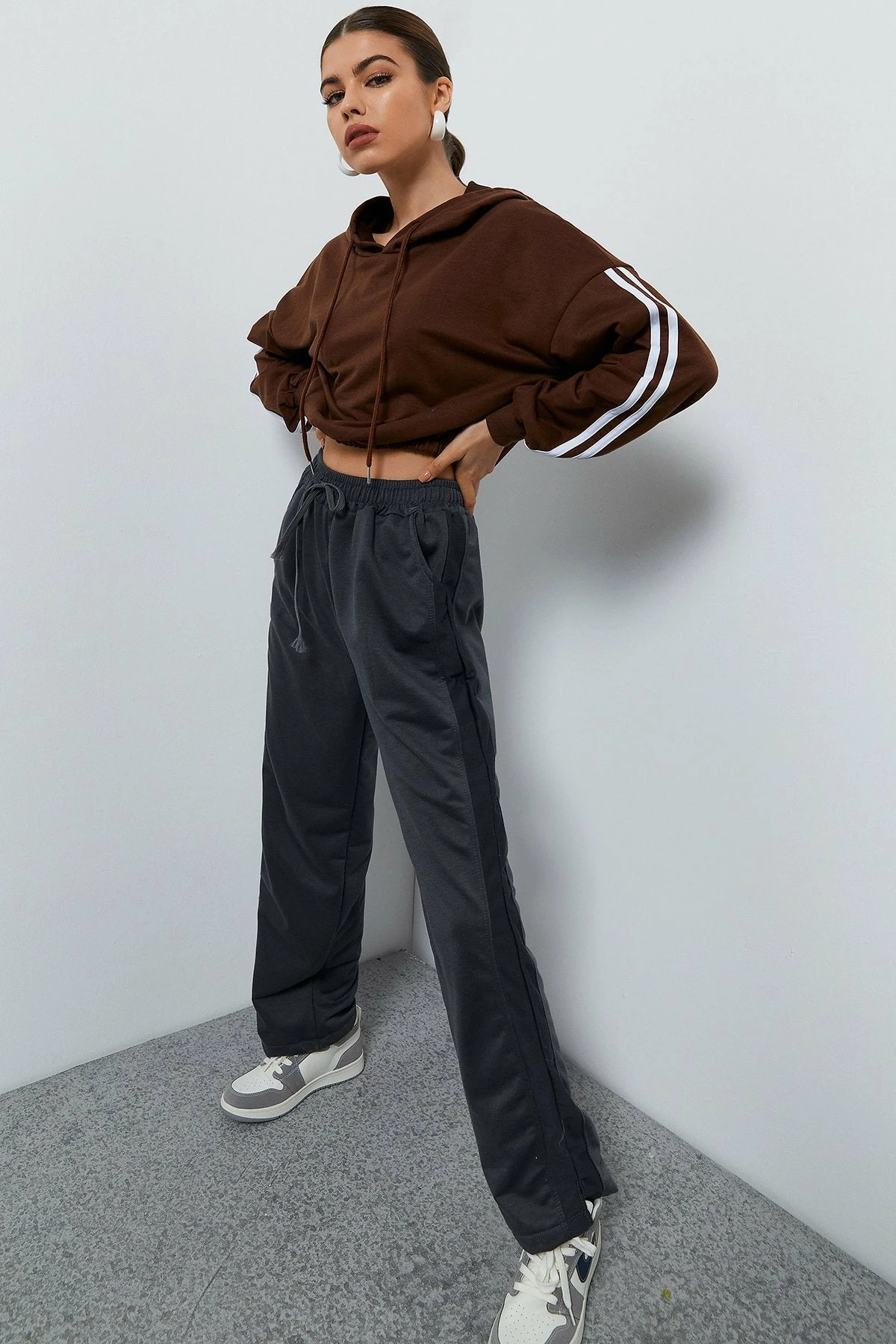 Solado Striped Print Crop Hoodie 7 Solado Striped Print Crop Hoodie - Image 5