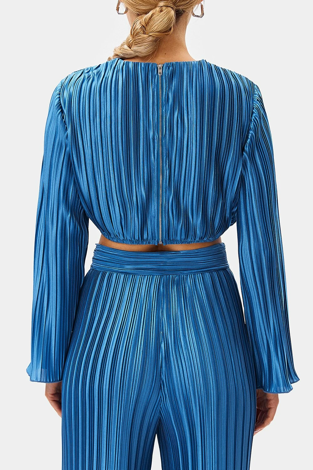 SOLADO Flared Sleeve Asymmetrical Hem Pleat Crop Top 8 SOLADO Flared Sleeve Asymmetrical Hem Pleat Crop Top - Image 6