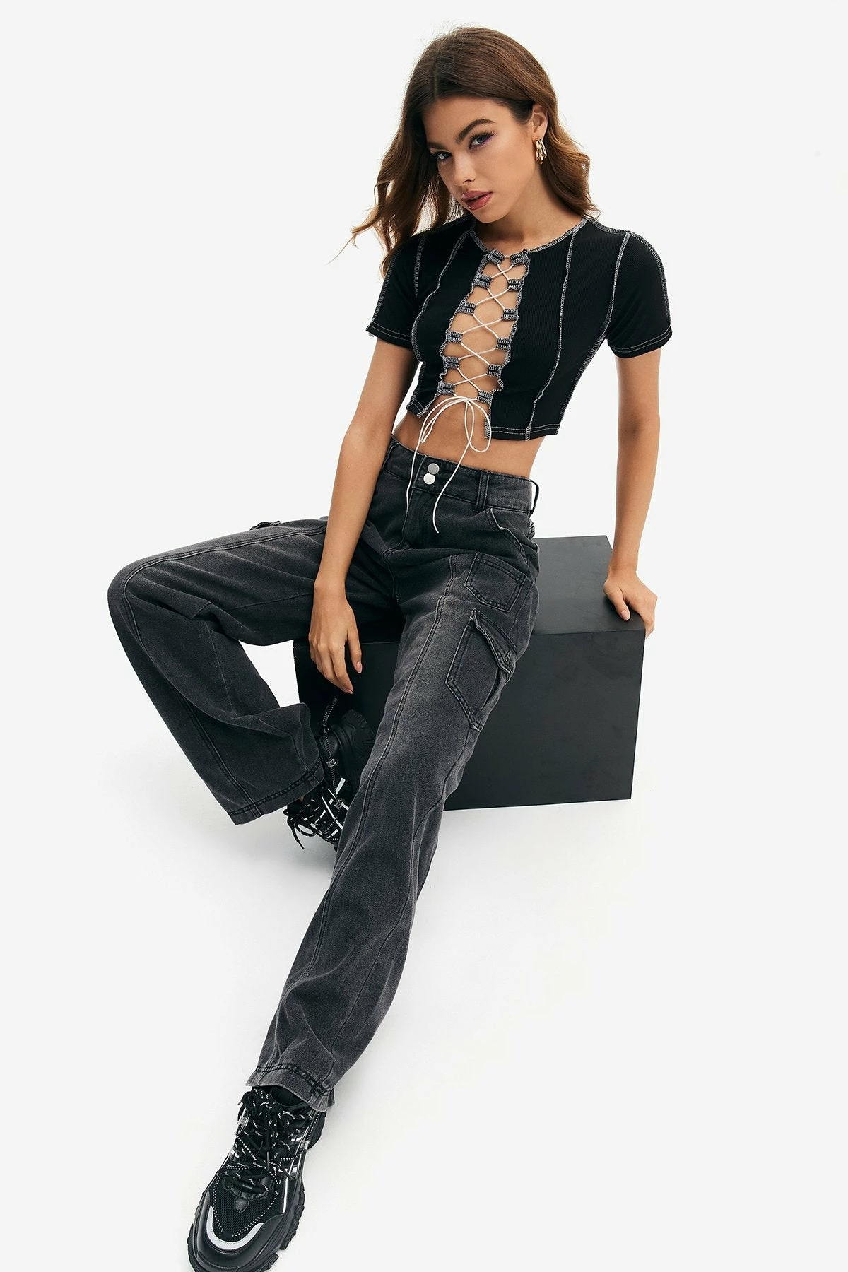 Solado Lace Up Short Sleeve Seam Detail Crop Top 6 Solado Lace Up Short Sleeve Seam Detail Crop Top - Image 4