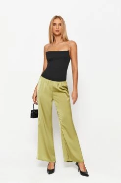Solado Square Neck Pearl Chain Solid Crop Top 10 Solado Square Neck Pearl Chain Solid Crop Top -SOLADO Shop jpeg 99d11b1b 9752 42e2 b463 ad4b1b47edc4 1800x1800