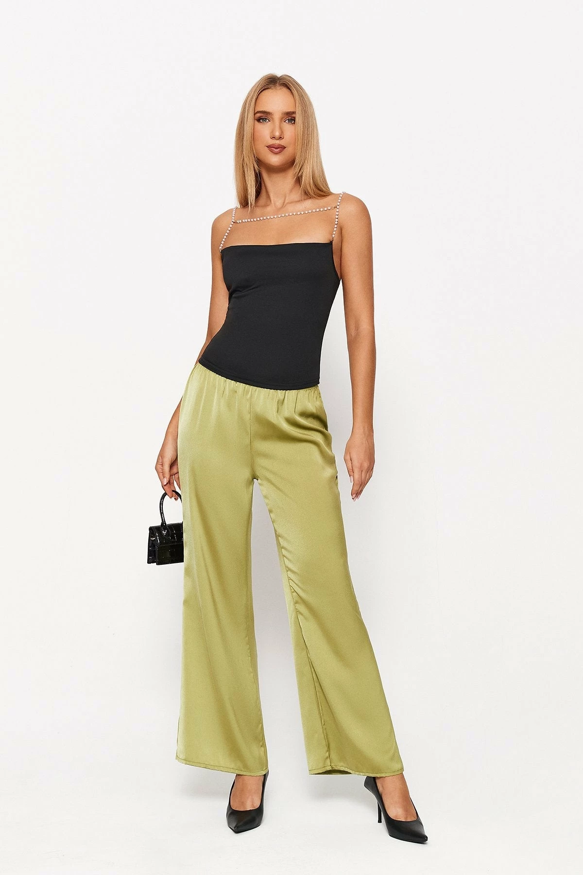 Solado Square Neck Pearl Chain Solid Crop Top 6 Solado Square Neck Pearl Chain Solid Crop Top - Image 4