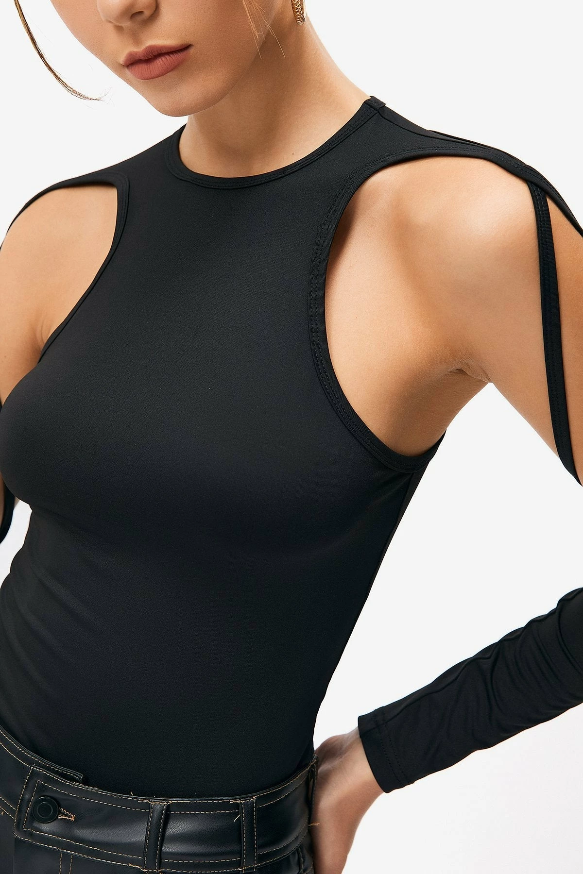 SOLADO Cut Out Long Sleeve Solid T-Shirt 10 SOLADO Cut Out Long Sleeve Solid T-Shirt - Image 8