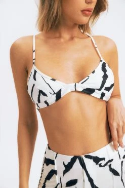 SOLADO Zebra Print Cross Tie Backless Corset Top 11 SOLADO Zebra Print Cross Tie Backless Corset Top -SOLADO Shop jpeg 9ced379c 98b0 46dc 95d6 277247b04e59 1800x1800