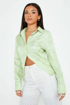 SOLADO Lapel Neck Pleat Textured Split Hem Shirt