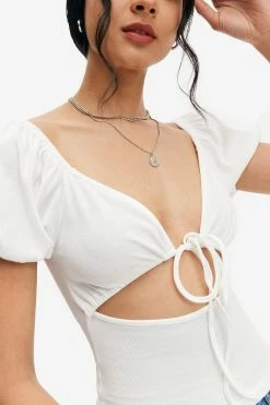 Solado Puff Sleeve Tie Front Cut Out Crop Top 10 Solado Puff Sleeve Tie Front Cut Out Crop Top -SOLADO Shop jpeg a4addd69 de1c 43d7 adfb ef834c2f1669 1800x1800