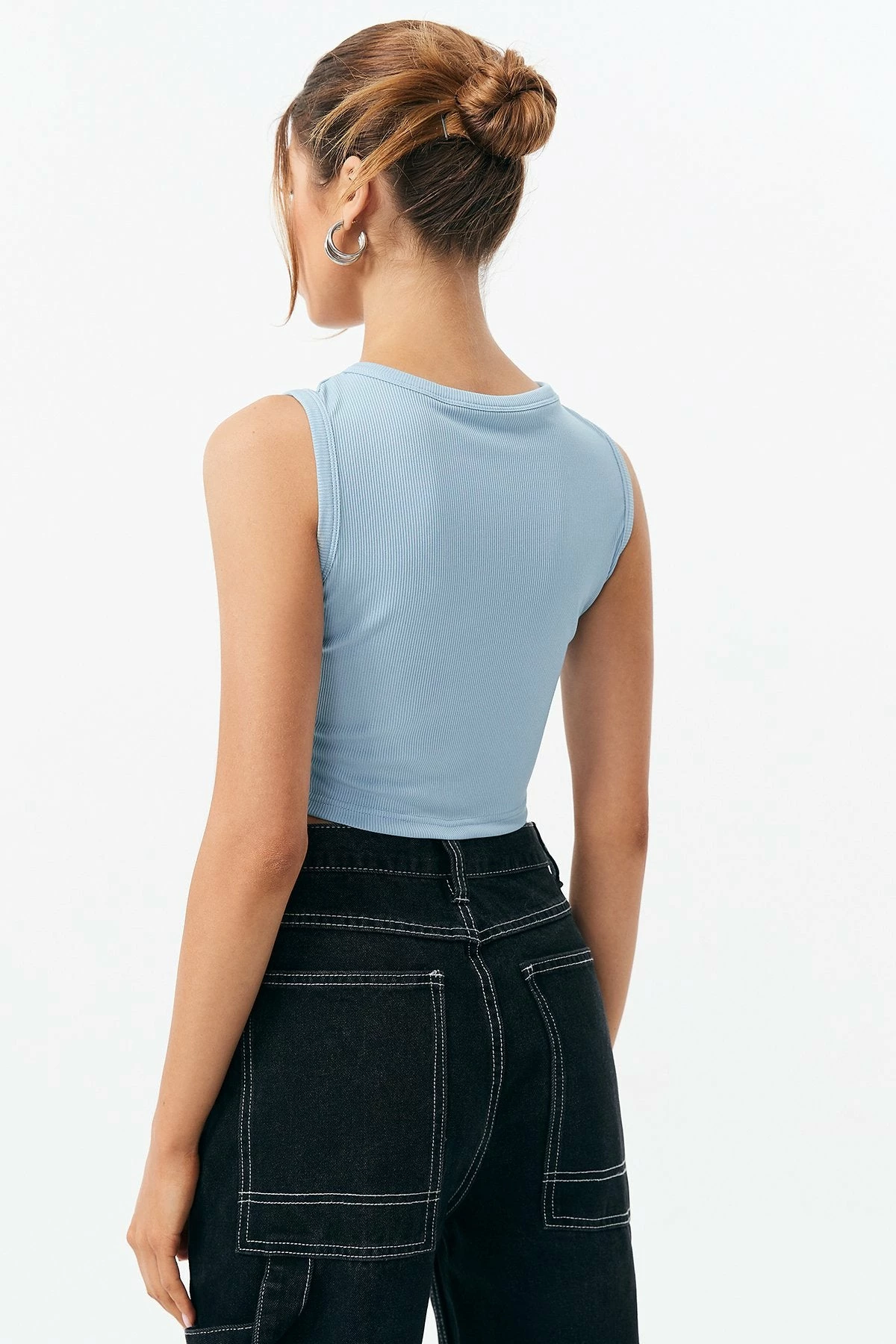 Solado Cut Out Pin Detail Sleeveless Crop Tee 4 Solado Cut Out Pin Detail Sleeveless Crop Tee - Image 2