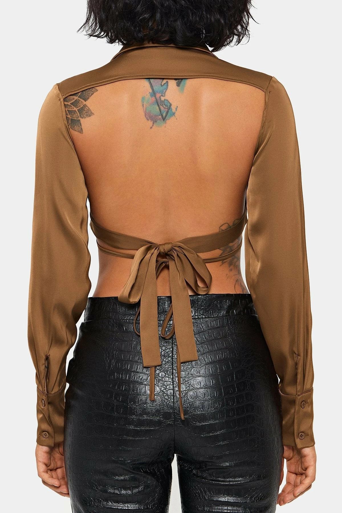 SOLADO Open Back Tie Detail Long Sleeve Crop Top 9 SOLADO Open Back Tie Detail Long Sleeve Crop Top - Image 7