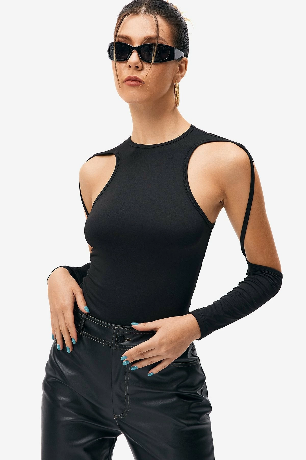 SOLADO Cut Out Long Sleeve Solid T-Shirt 3 SOLADO Cut Out Long Sleeve Solid T-Shirt