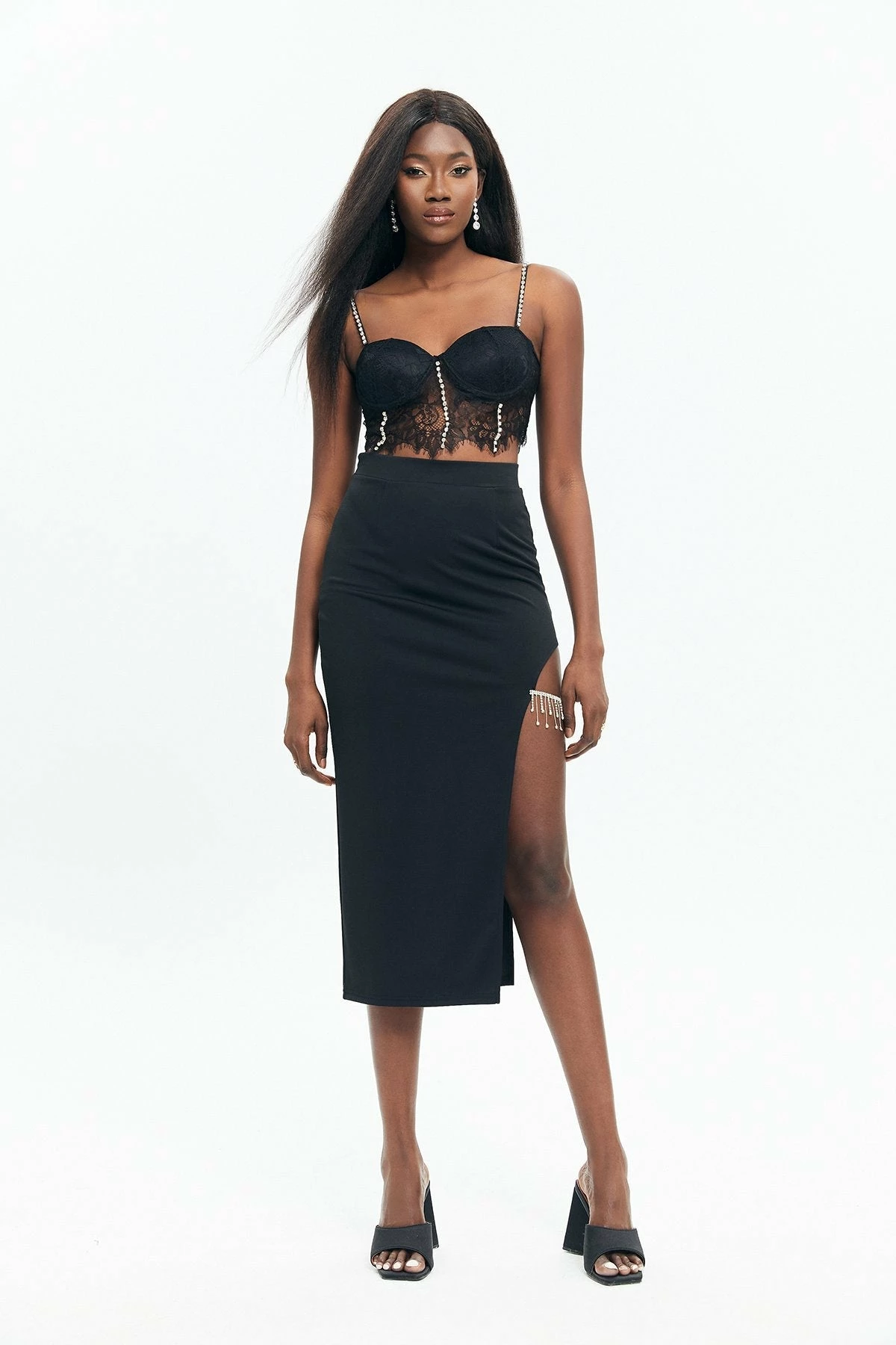 Solado Diamante Strap Floral Lace Crop Top 6 Solado Diamante Strap Floral Lace Crop Top - Image 4